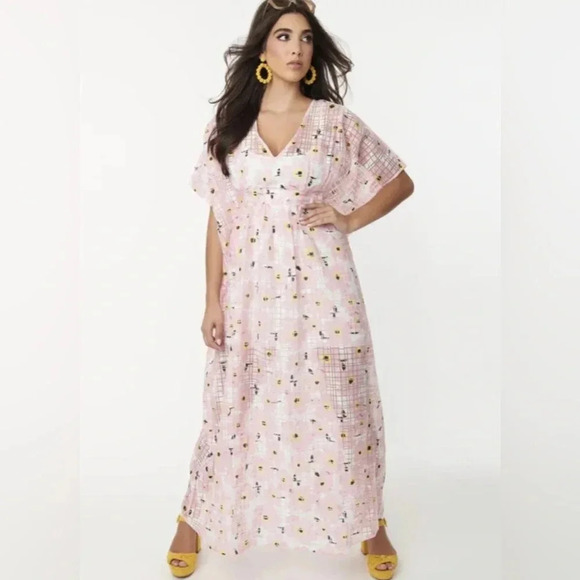 🦋B2G1🦋UNIQUE VINTAGE Pink Floral Burnout
Chiffon Burton Caftan Dress NWT… - Picture 1 of 12